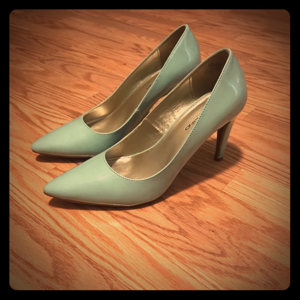 Bandolino Pumps - mint color - sz 6.5 US